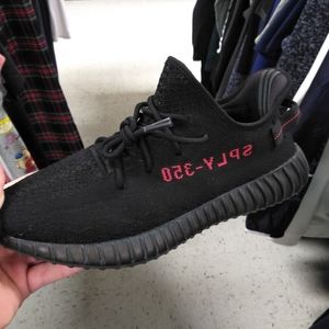 Yeezy 350 boost vs bred